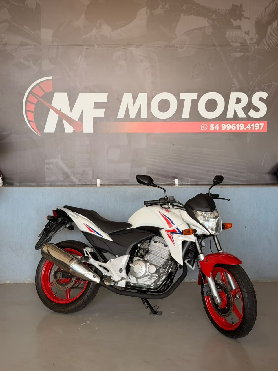 Honda CB 300R 2015 seminova à venda em Casca - RS