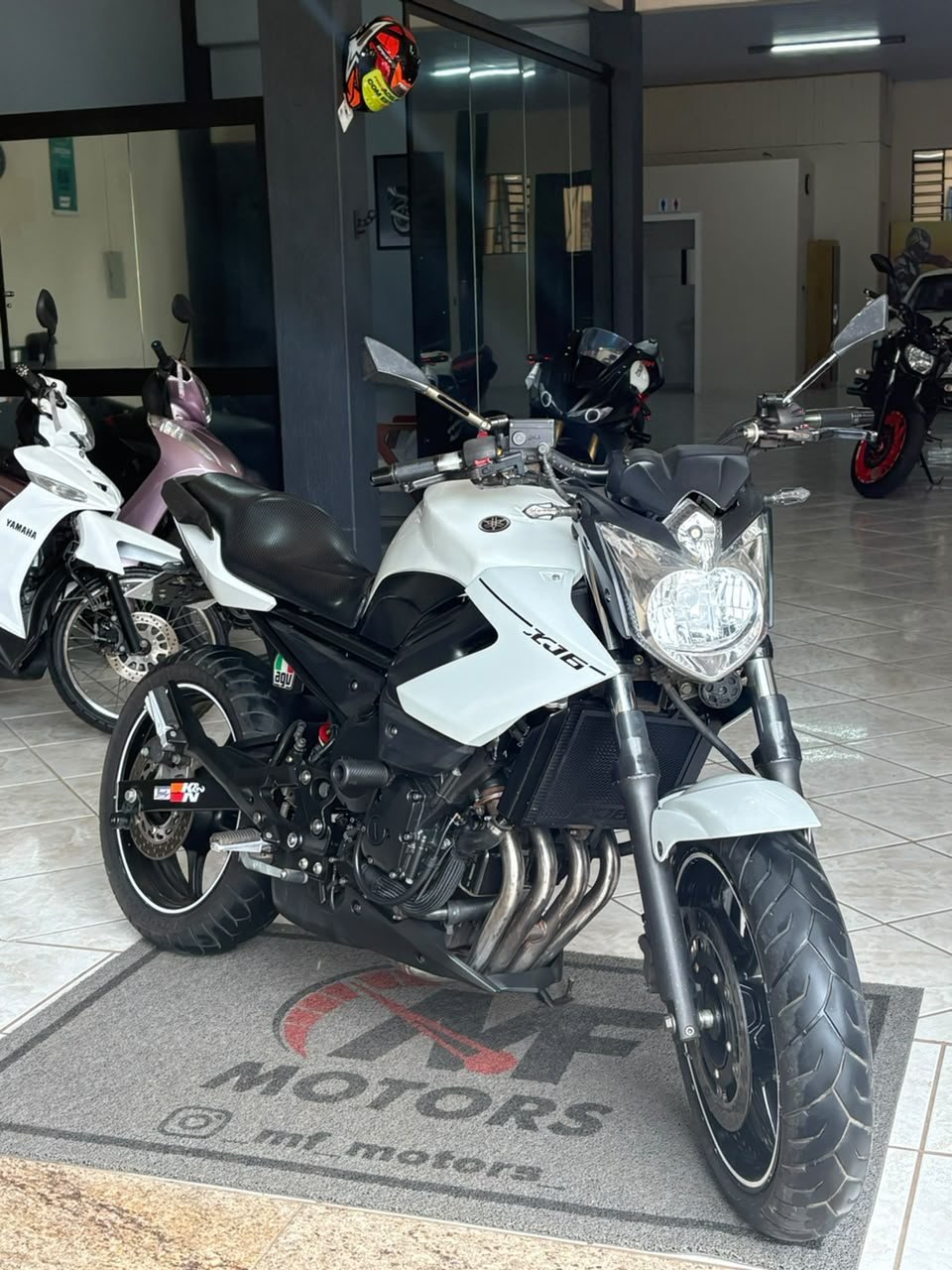 Yamaha XJ6 N 2012 seminova, foto 1