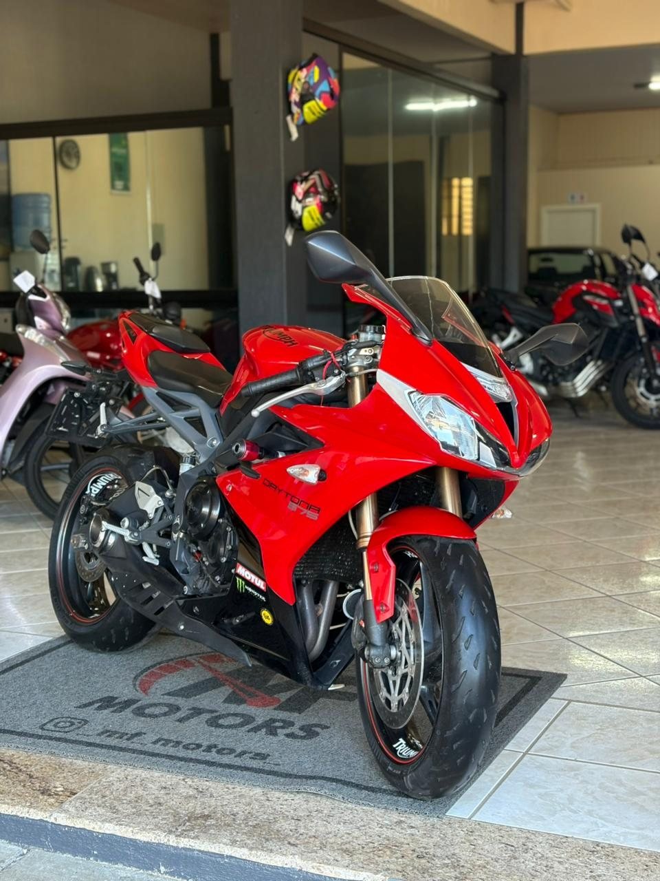 Triumph Daytona 675 2014 seminova, foto 1