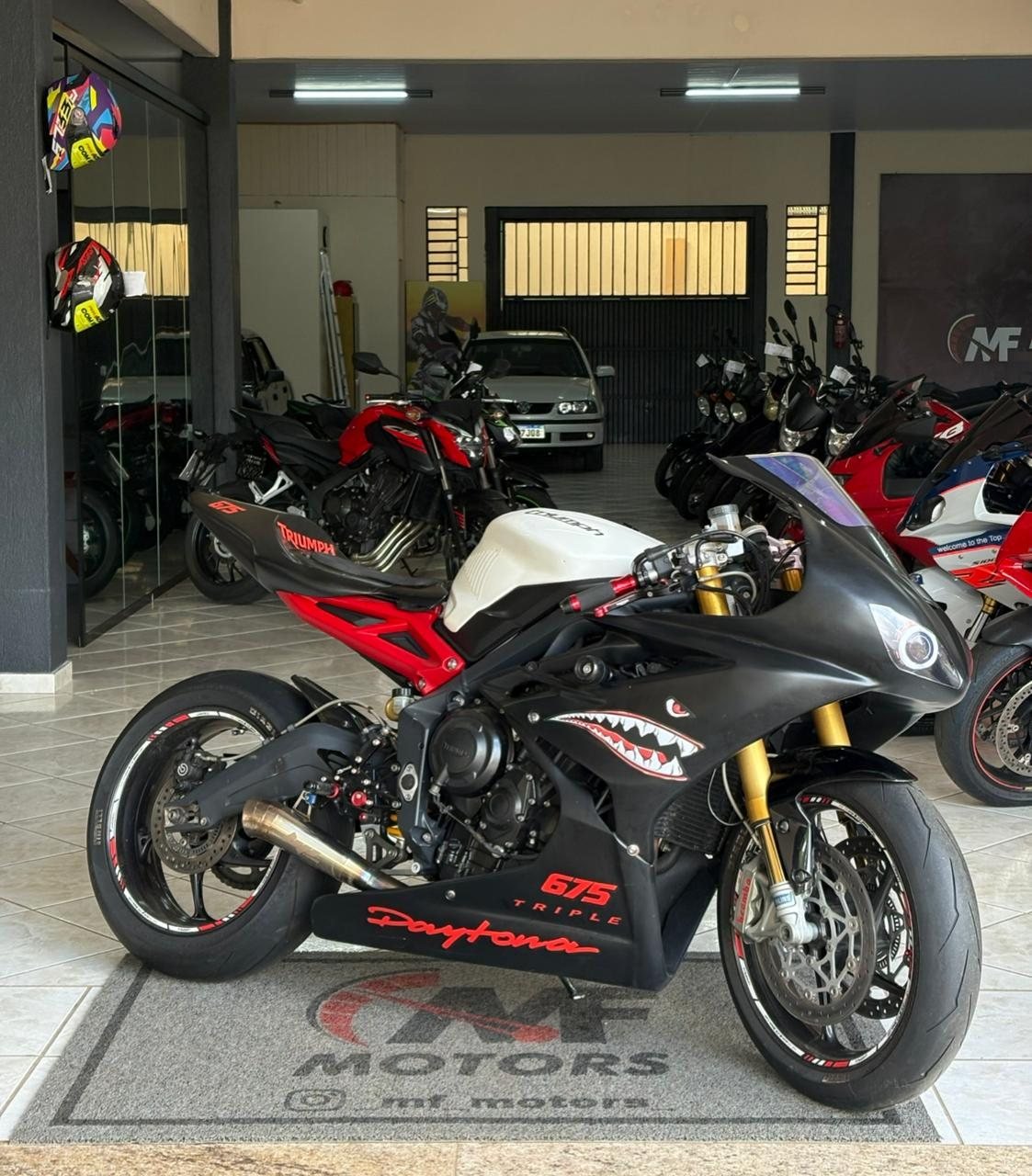 Triumph Daytona 675 Pista 2015 seminova, foto 1